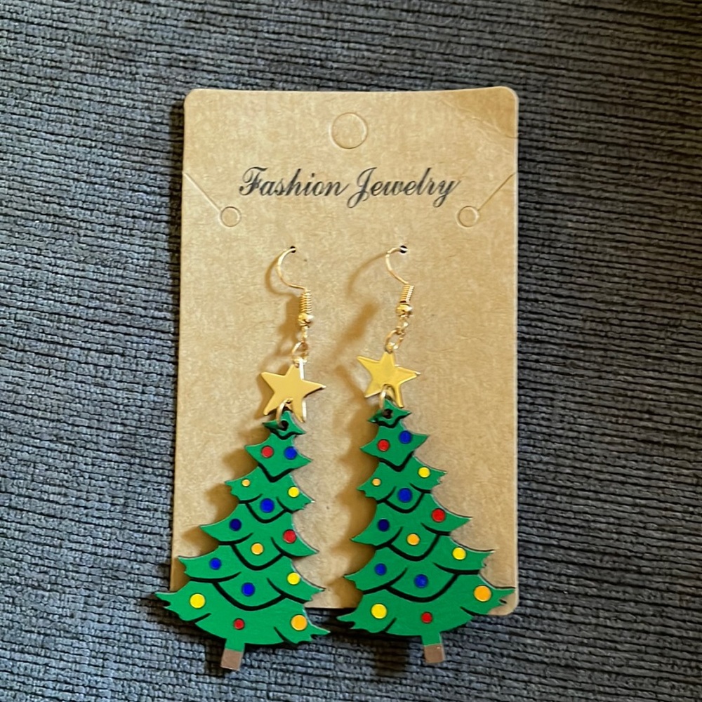 Hypoallergenic post lightweight Christmas earrings 🎄